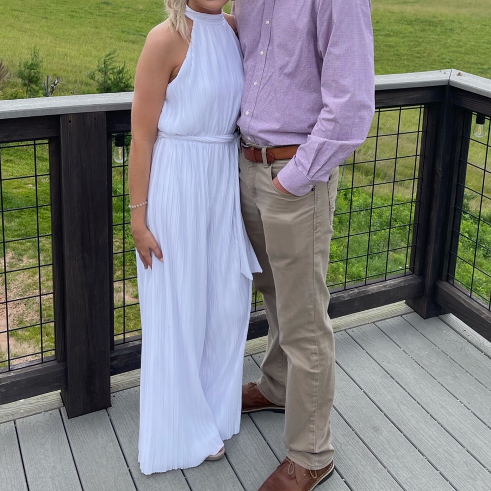 Express XS white jumpsuit, worn 1 time.